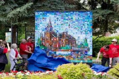 People looking at Canada 150 Mosaic